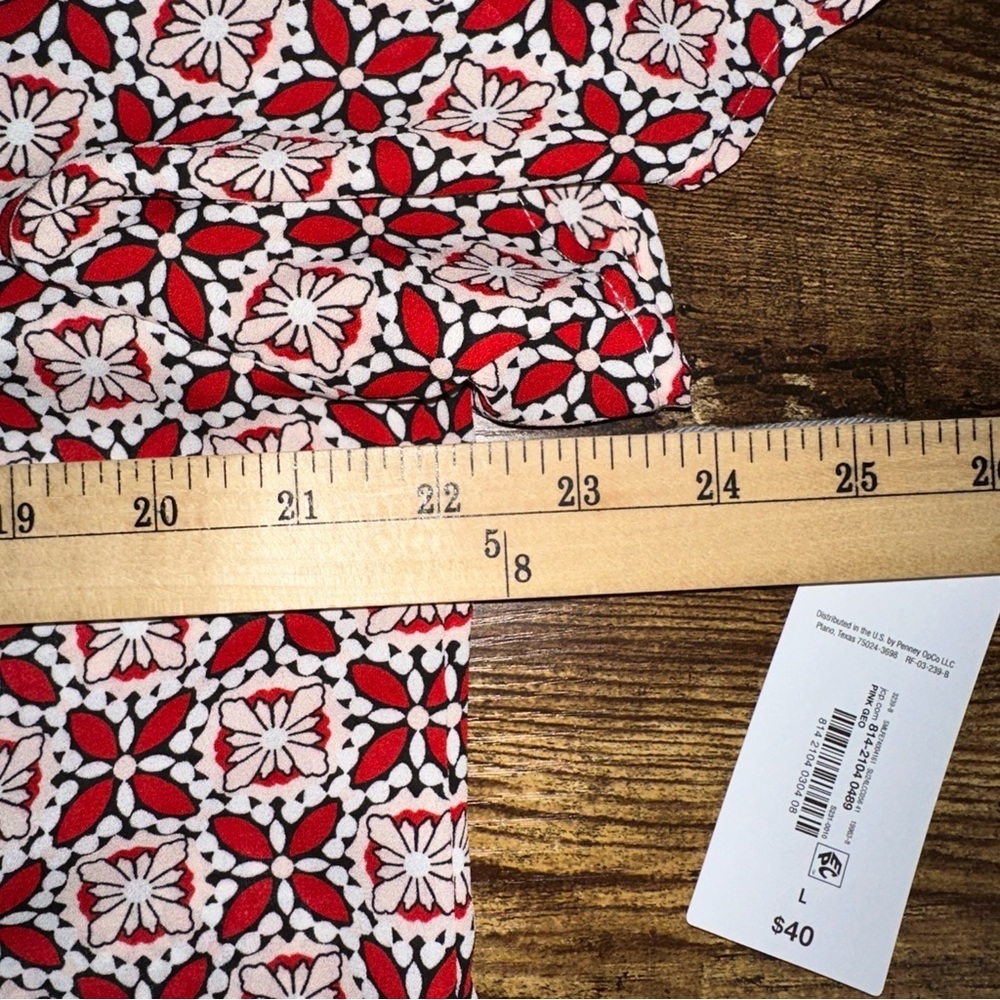 Liz Claiborne Top Womens Large Pink Geometric Pattern V-Neck Pleated Blouse NWT - Picture 6 of 7